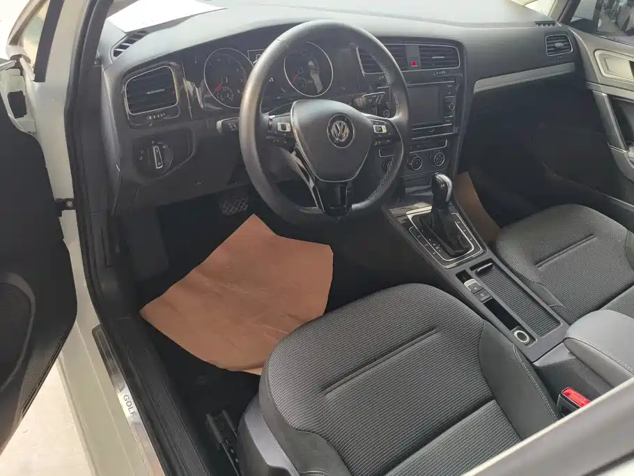 Volkswagen Golf — миниатюра 12