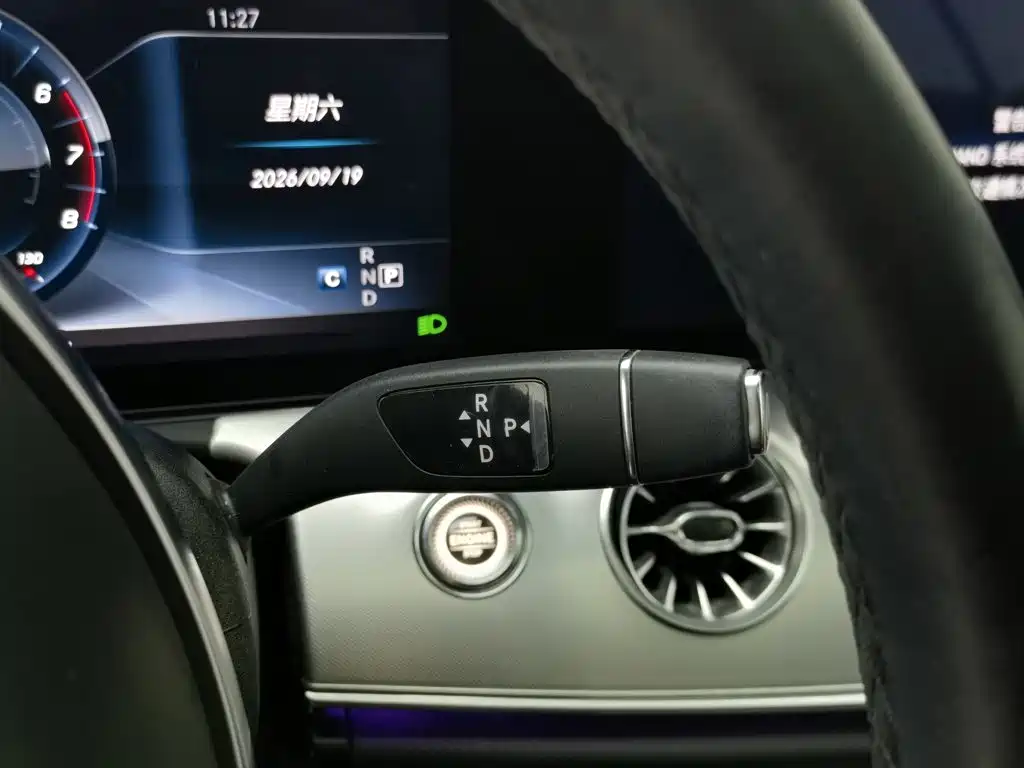 Mercedes-Benz E-Class (Import) — миниатюра 13