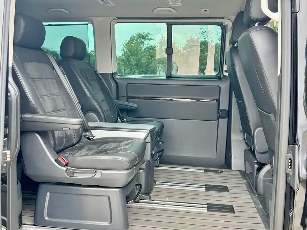 Volkswagen Multivan — миниатюра 9