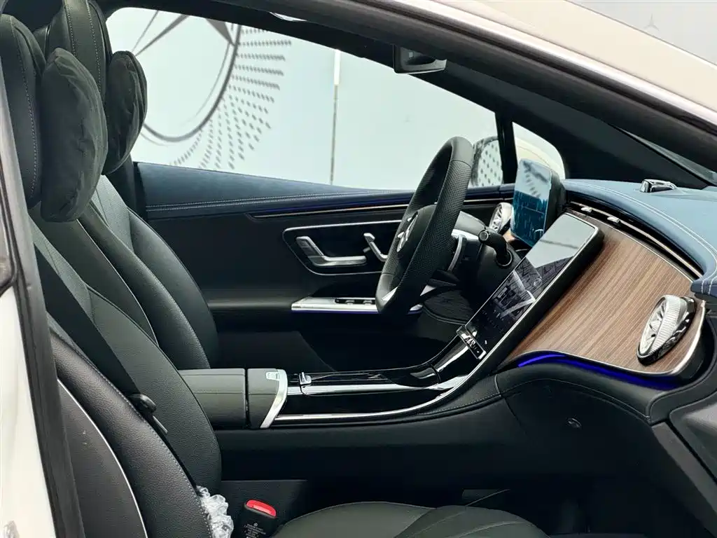 Mercedes-Benz EQE 2025 500 4MATIC
