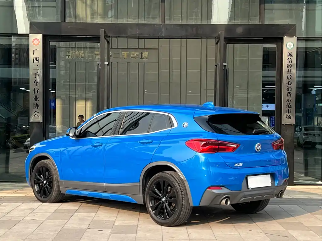 BMW X2