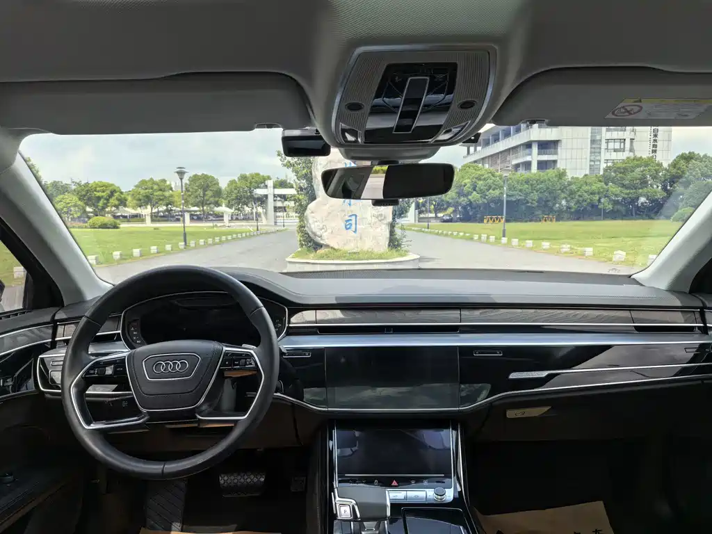Audi A8 — миниатюра 10