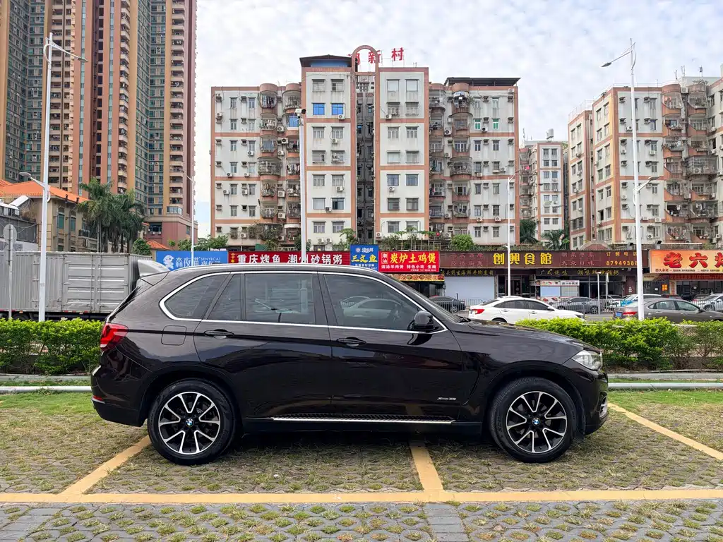 BMW X5 (Import) — миниатюра 7