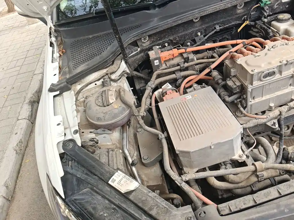 Volkswagen Golf EV — миниатюра 21