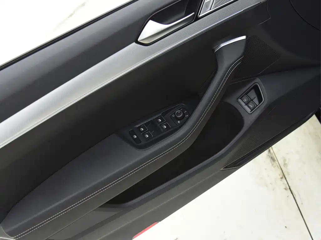 Volkswagen 迈腾 PHEV — миниатюра 9