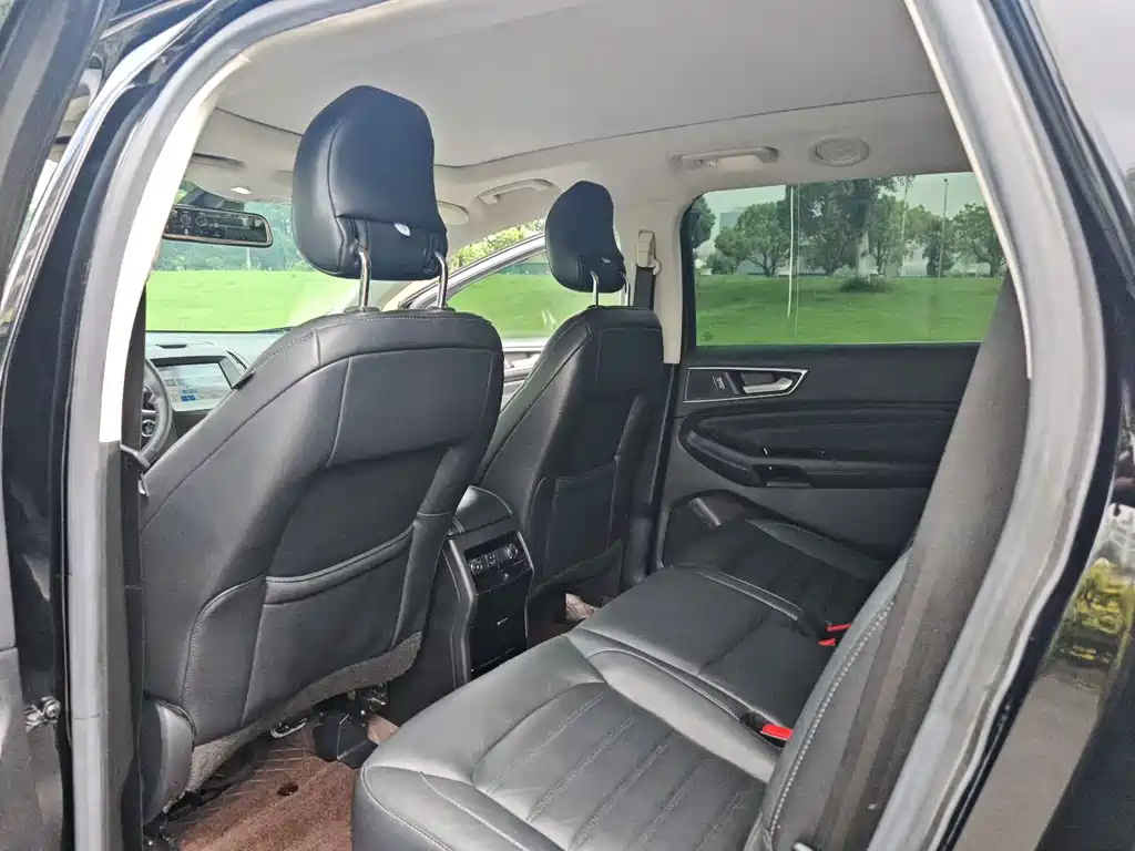 Ford Edge — миниатюра 5
