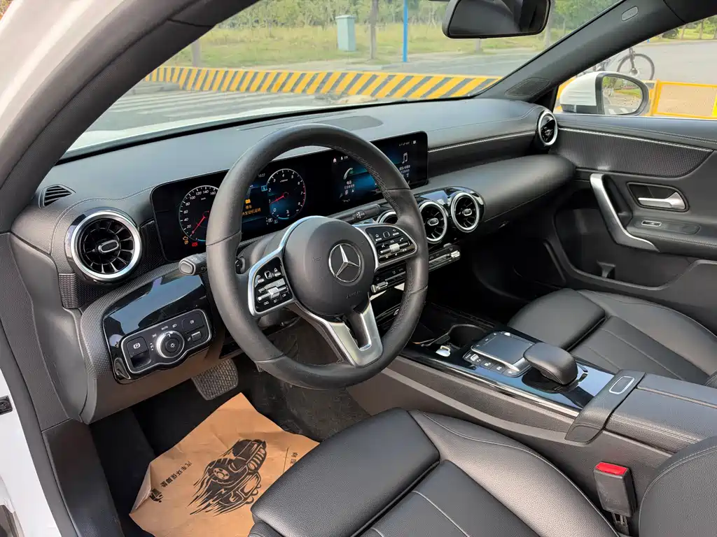Mercedes-Benz A-Class — миниатюра 12