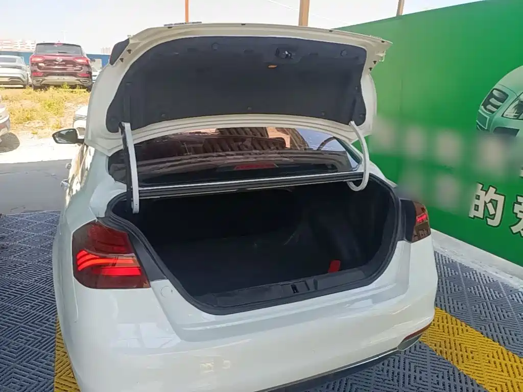 Geely Emgrand — миниатюра 19