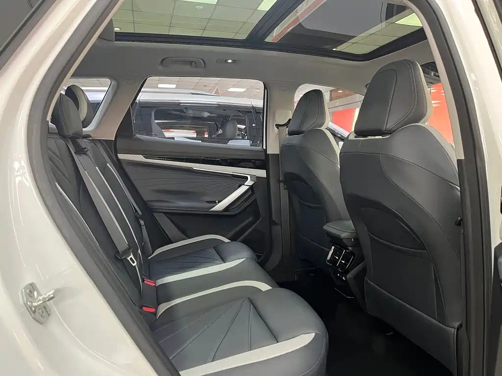 GEELY AUTOMOBILE BOYUE L