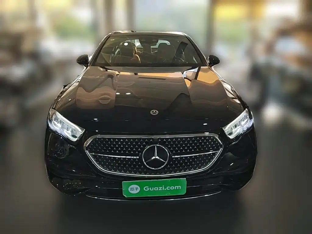 Mercedes-Benz E-Class — миниатюра 5