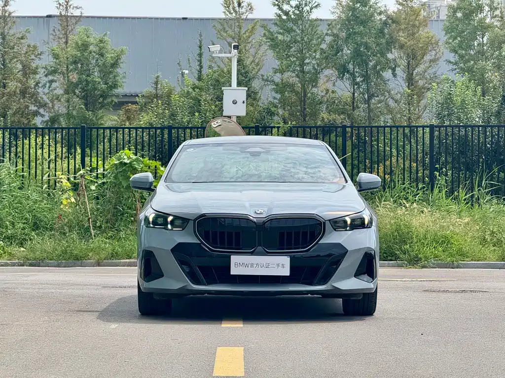 Заказать BMW 5 Series (Import) 2026 года за 7 865 163 ₽  из Китая