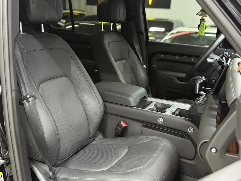 Land Rover Defender — миниатюра 17