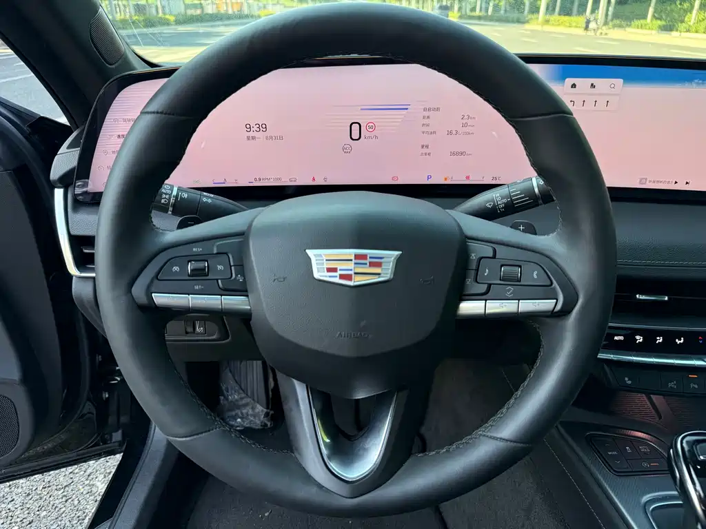 Cadillac CT5 — миниатюра 4