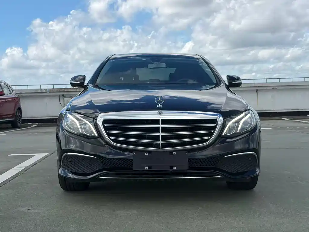 Mercedes-Benz E-Class — миниатюра 2