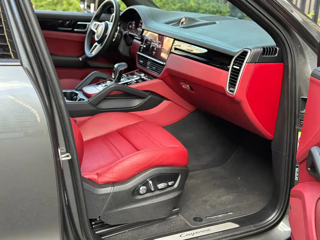 Porsche Cayenne — миниатюра 13