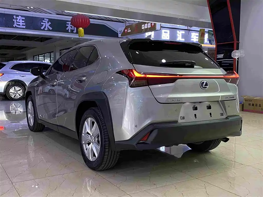 Lexus UX — миниатюра 18