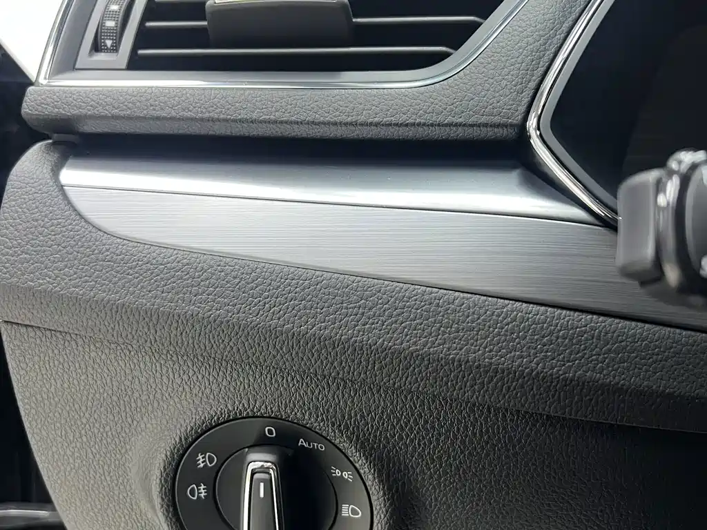Skoda Superb — миниатюра 9