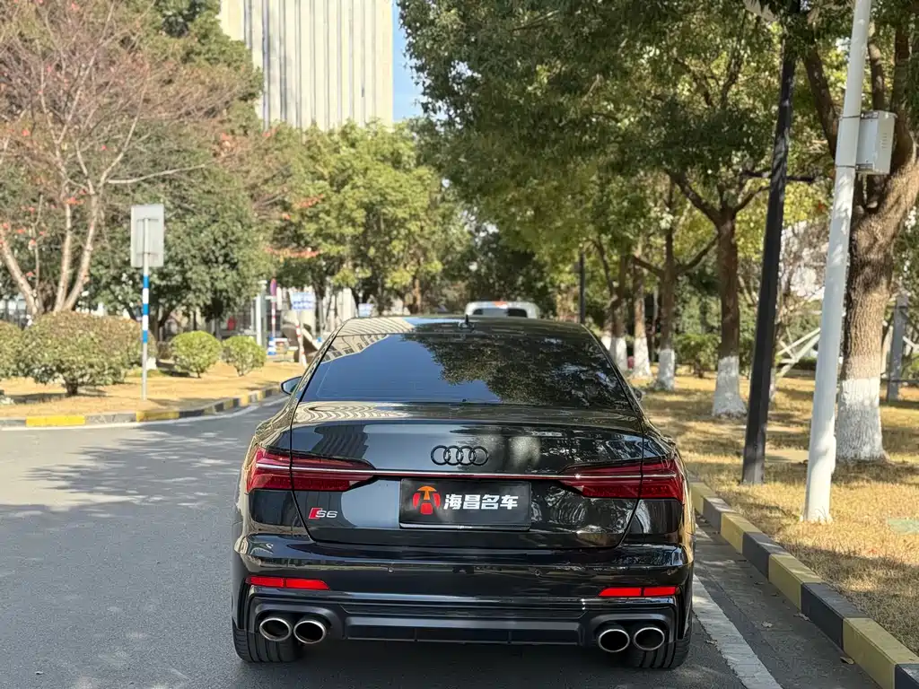 AUDI S6