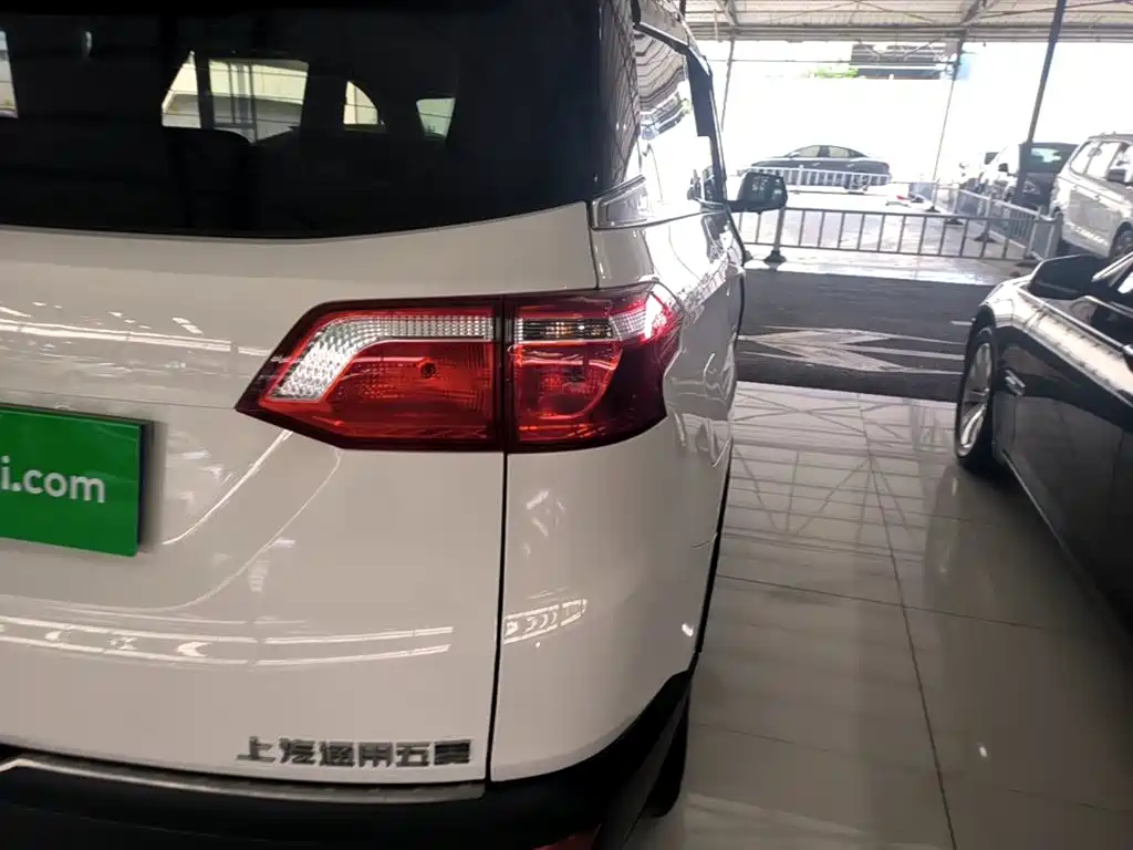 Wuling Hongguang S3 — миниатюра 8