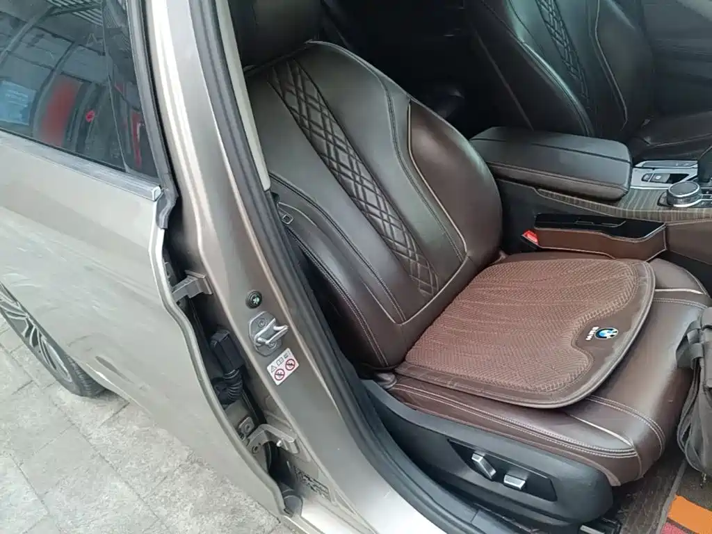 BMW 5 Series — миниатюра 25