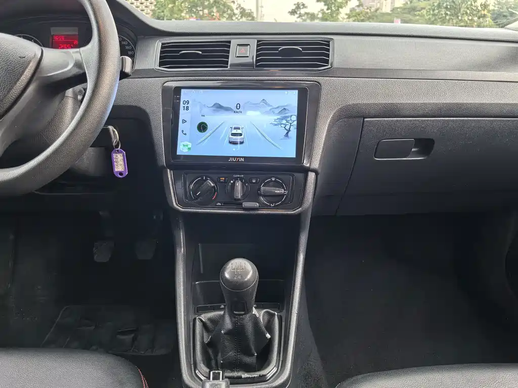 Volkswagen Santana — миниатюра 12