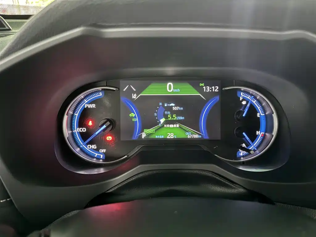 Toyota RAV4 — миниатюра 7