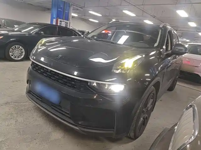 2021 Lynk & Co 01