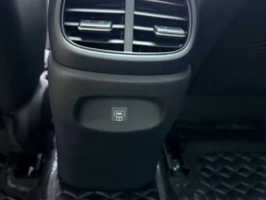 Hyundai Elantra — миниатюра 22