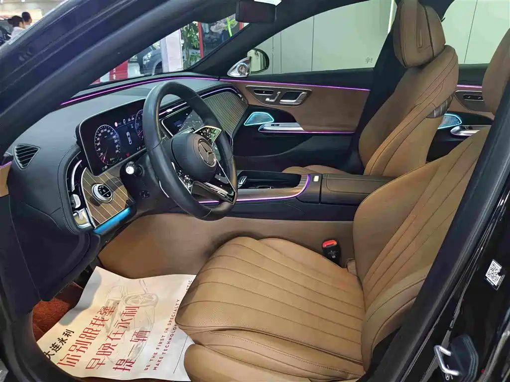 Mercedes-Benz E-Class — миниатюра 7