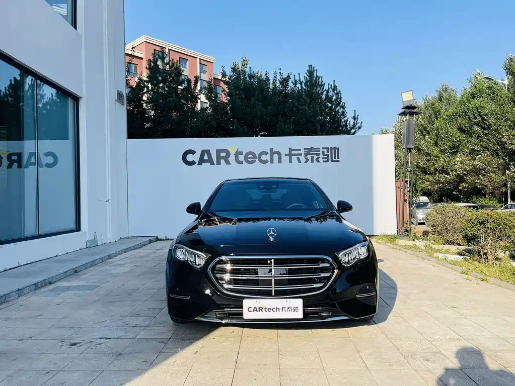 Mercedes-Benz E-Class — миниатюра 2