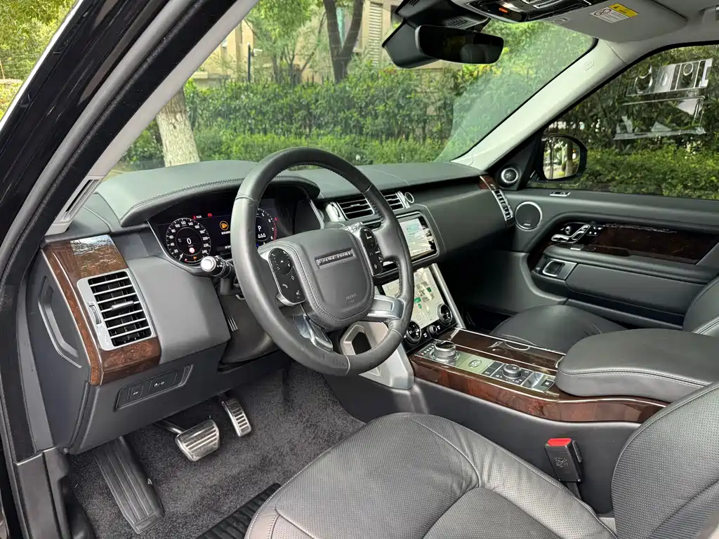 Land Rover Range Rover — миниатюра 6
