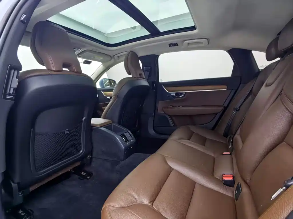 Volvo S90 — миниатюра 6