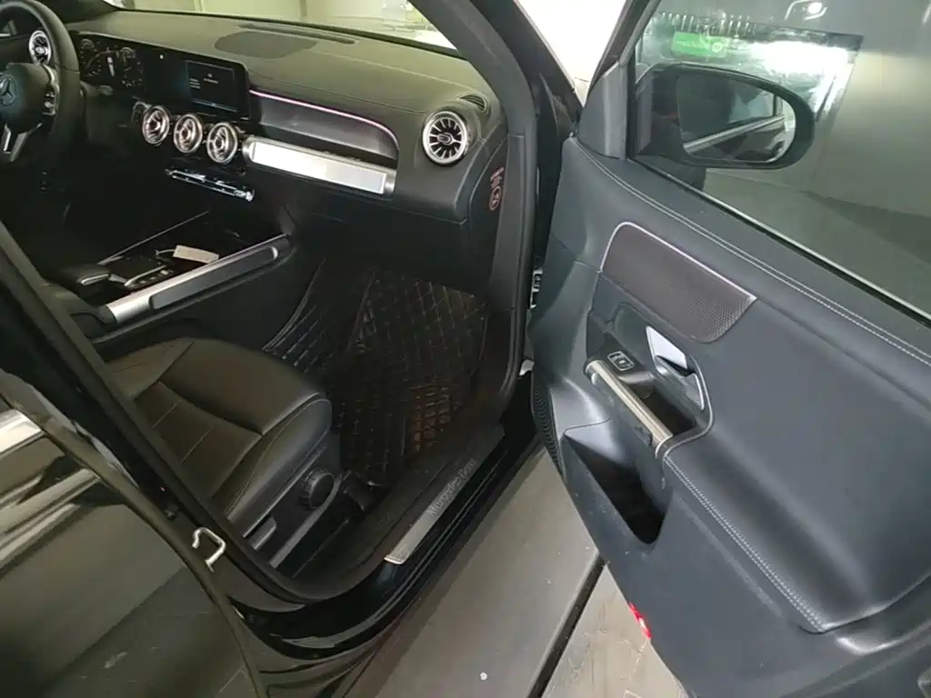 Mercedes-Benz GLB — миниатюра 9