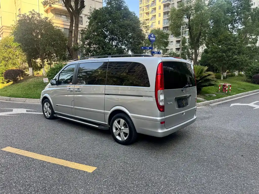 Mercedes-Benz Viano 2011 2.5L Luxury