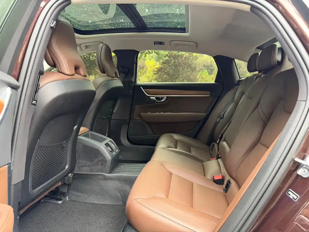 Volvo S90 — миниатюра 9