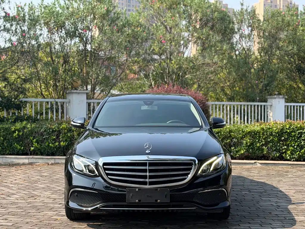 Mercedes-Benz E-Class — миниатюра 2