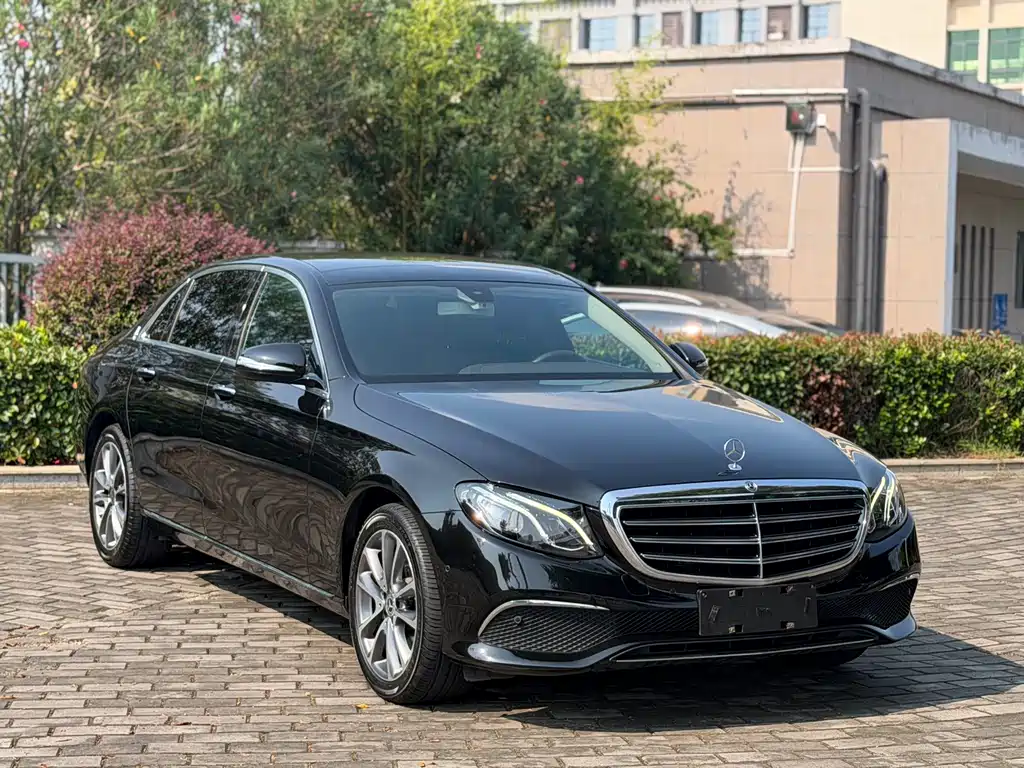Mercedes-Benz E-Class — миниатюра 3