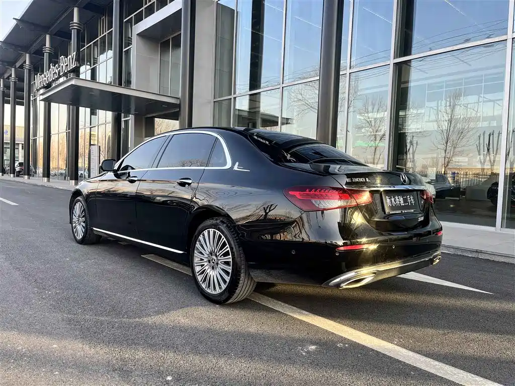 MERCEDES-BENZ E CLASS