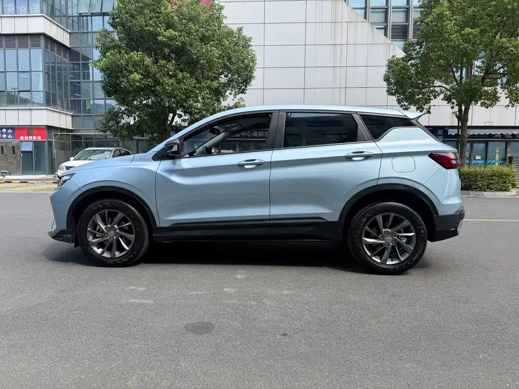 Geely Binyue — миниатюра 7