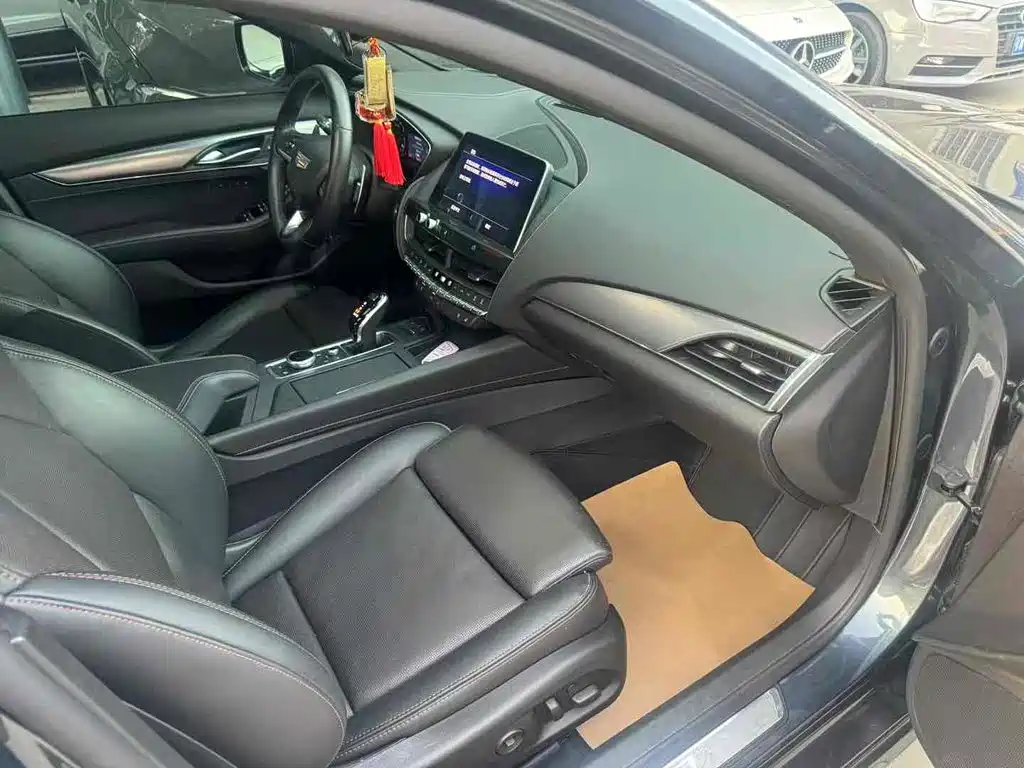 Cadillac CT5 — миниатюра 8