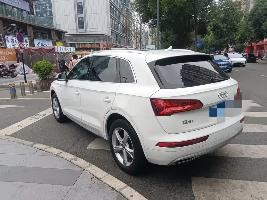 Audi Q5L — миниатюра 9