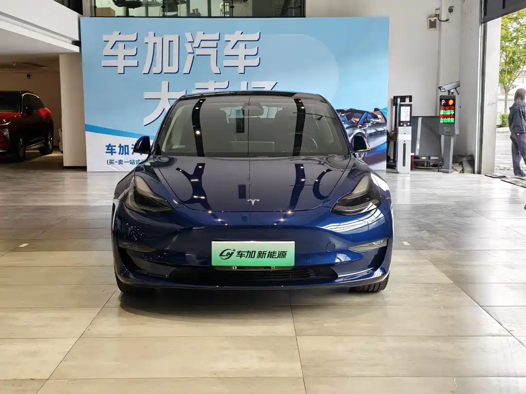 Tesla Model 3 — миниатюра 2