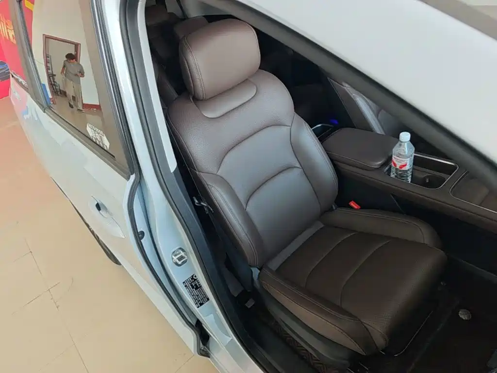 Wuling Xingguang 730 New Energy — миниатюра 25