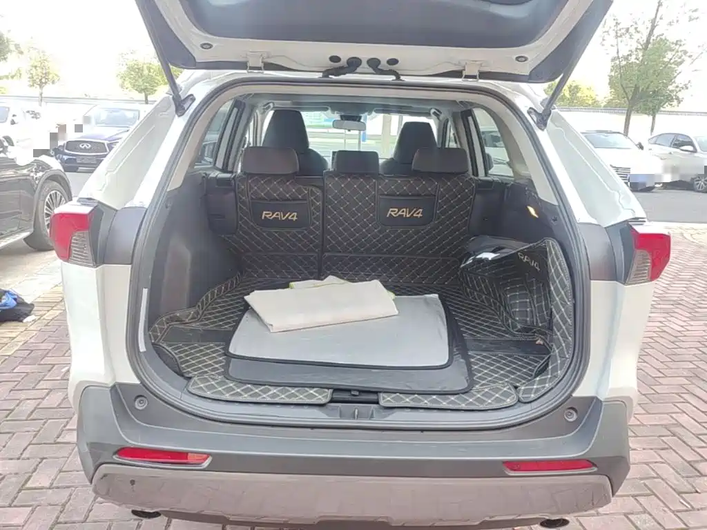 Toyota RAV4 — миниатюра 19