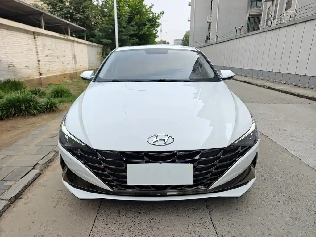 Hyundai Elantra — миниатюра 8