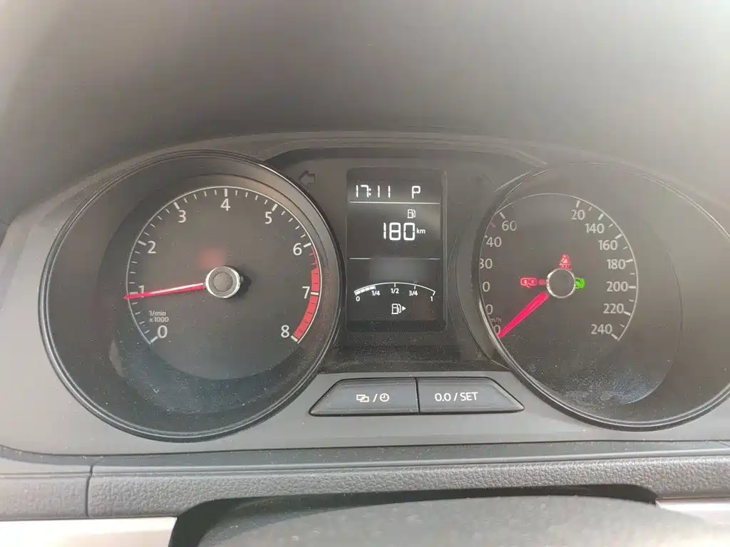 Volkswagen Lavida — миниатюра 4
