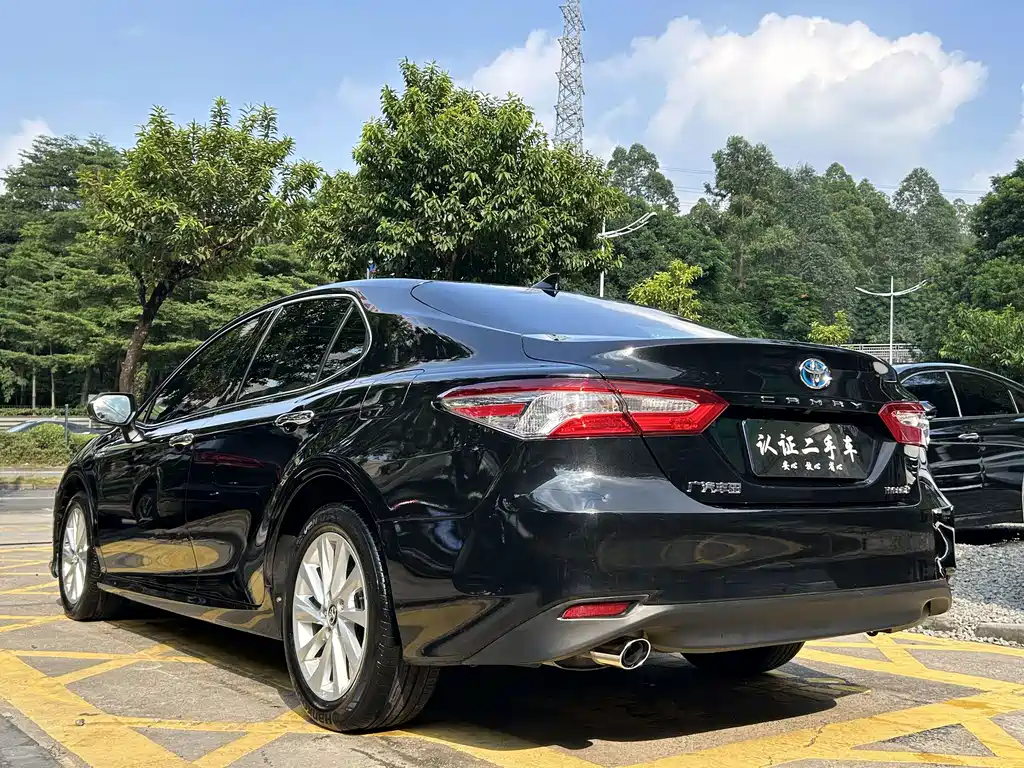 Toyota Camry — миниатюра 4