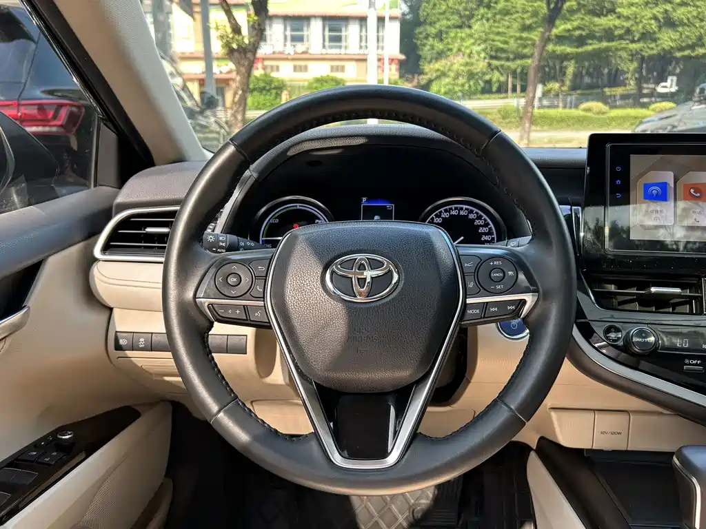 Toyota Camry — миниатюра 13
