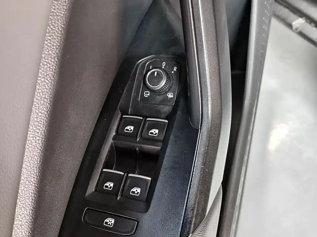 Volkswagen Sagitar — миниатюра 11
