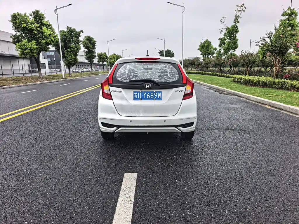 Honda Fit — миниатюра 12
